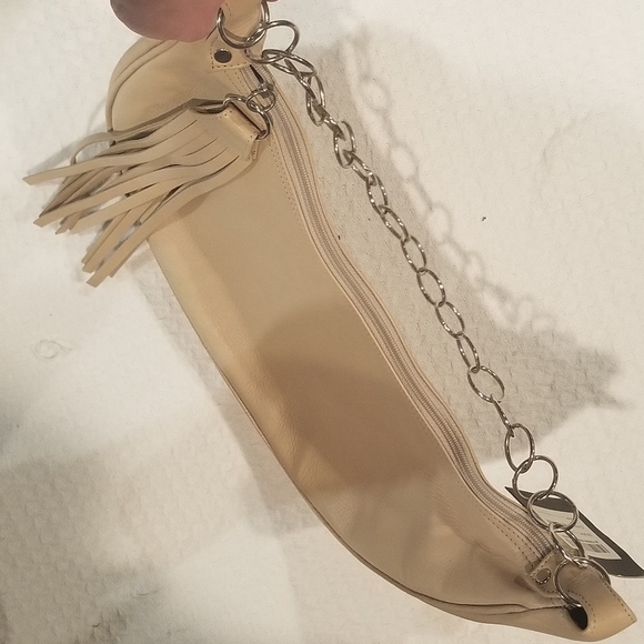 BNWT Half moon shape purse - Picture 7 of 12